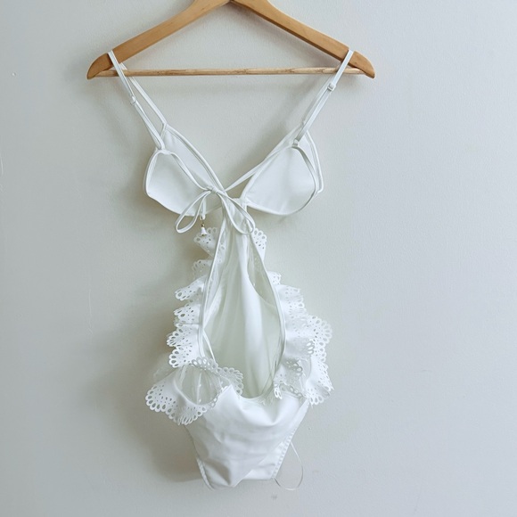 Zimmermann KIRRA LASER CUT FRILL Swim & Resort 1PC Raffle trim swimsuit sz 2-4 - Picture 9 of 17